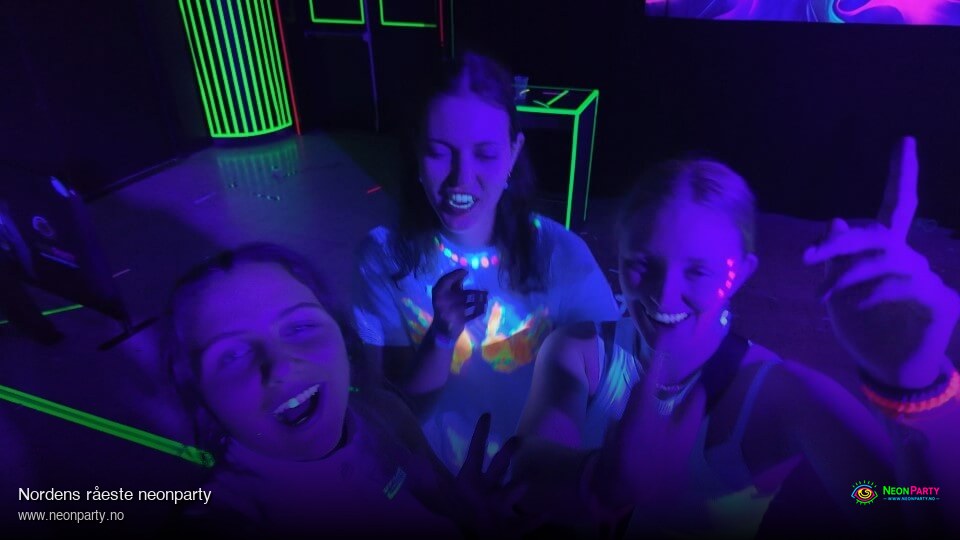 Neonparty event med lys og dekor